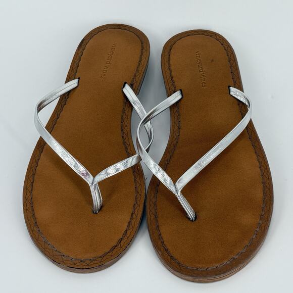 VINEYARD VINES Skinny Strap Flip Flops Womens 8 Silver Faux Leather 2Z001059-040 - Picture 1 of 8